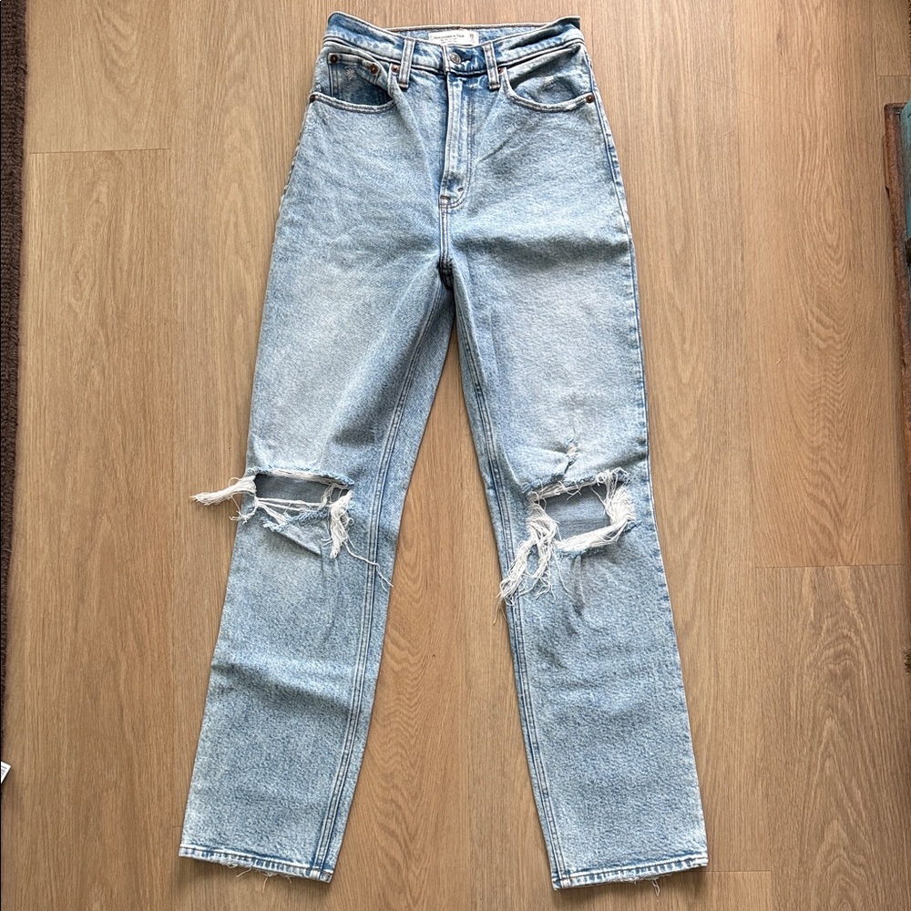 Abercrombie & Fitch 90's Straight Ultra High Rise  Jeans